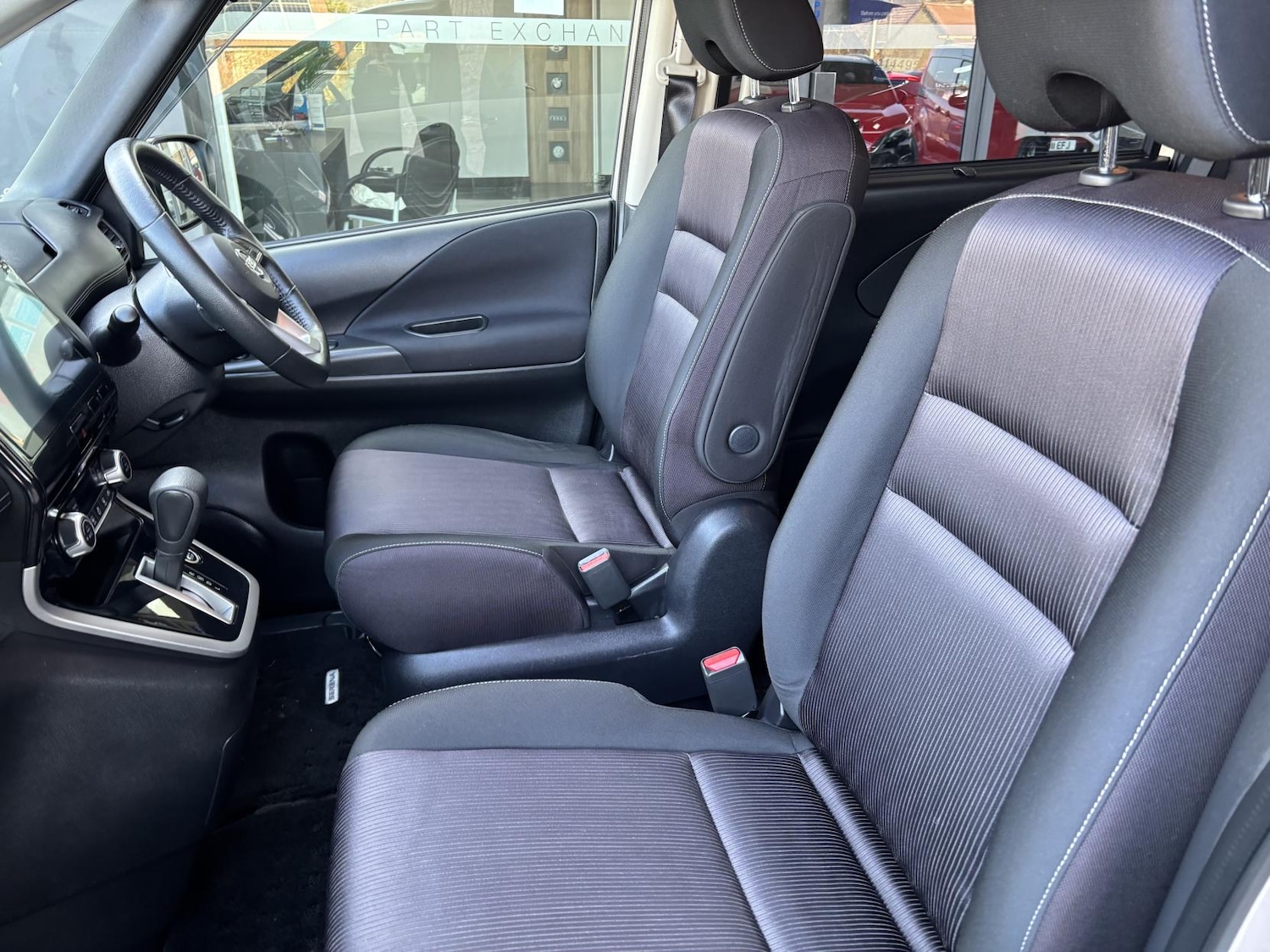 Used Nissan Serena 2025 for sale - 77750456: Photo 31