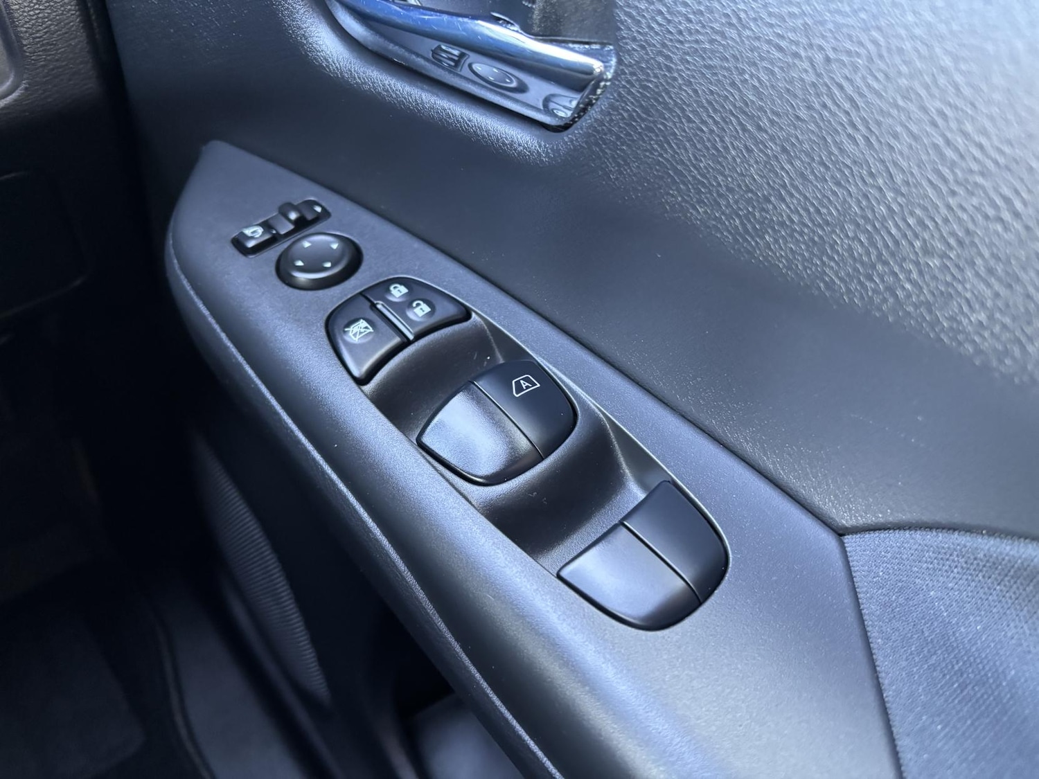 Used Nissan Serena 2025 for sale - 77750456: Photo 41