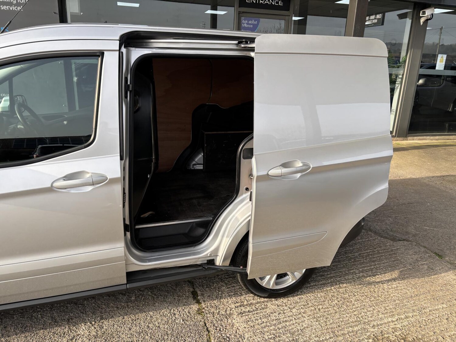 Used Ford Transit Courier 2020 for sale - 77758940: Photo 21