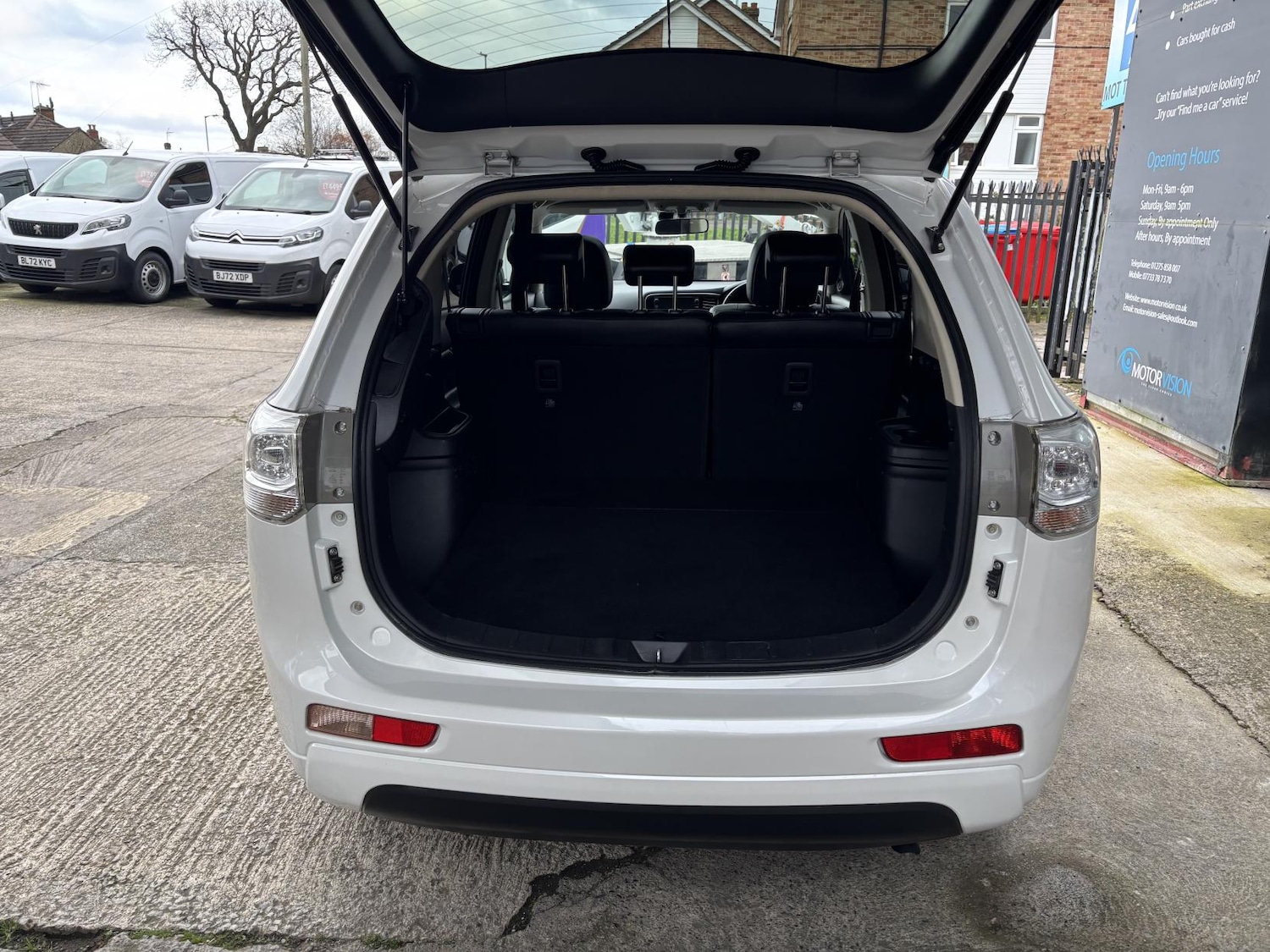 Used Mitsubishi Outlander 2015 for sale - 77665273: Photo 12