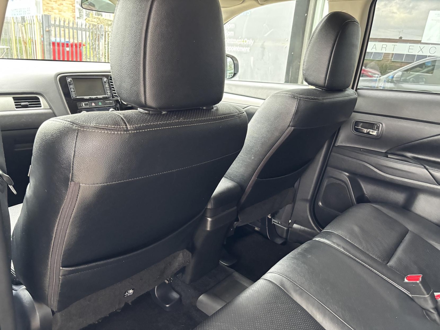 Used Mitsubishi Outlander 2015 for sale - 77665273: Photo 15