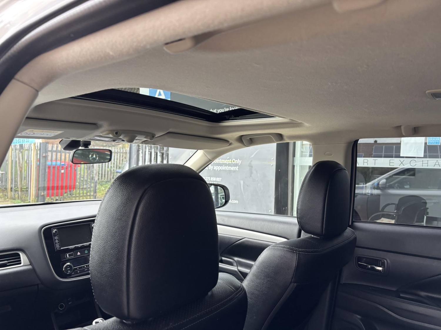 Used Mitsubishi Outlander 2015 for sale - 77665273: Photo 18