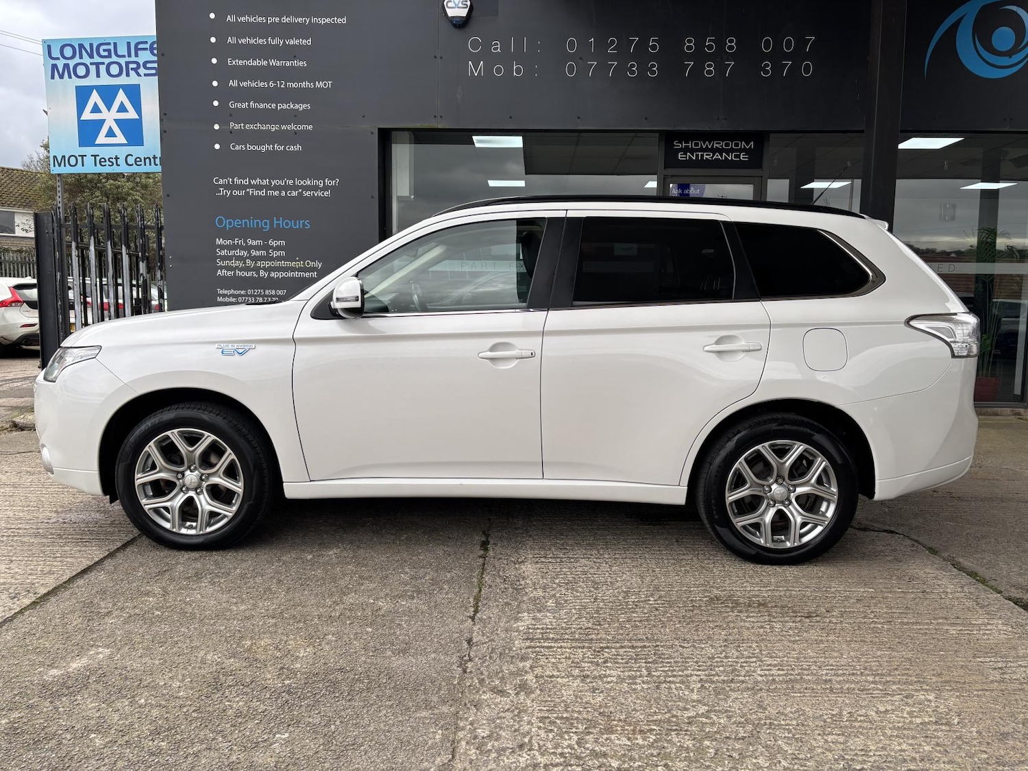 Used Mitsubishi Outlander 2015 for sale - 77665273: Photo 2