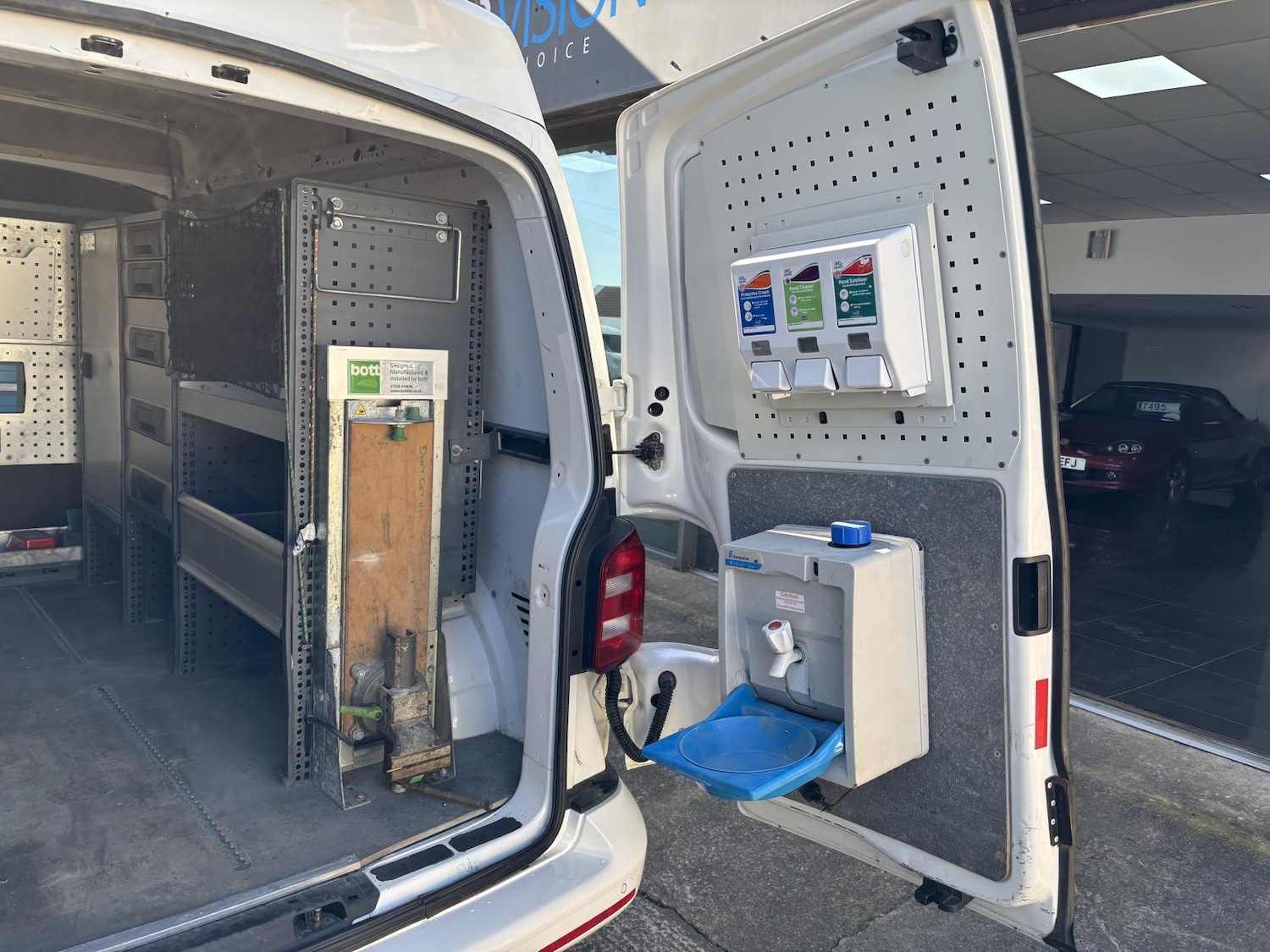 Used Volkswagen Transporter 2019 for sale - 78152973: Photo 19