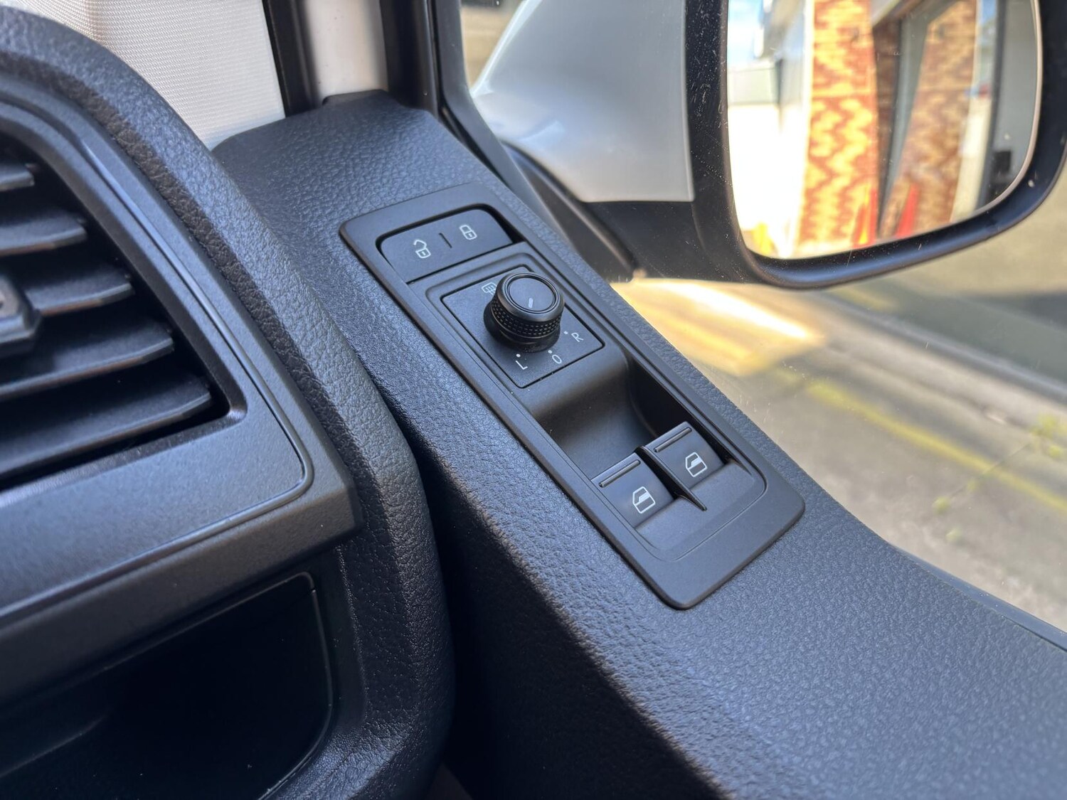 Used Volkswagen Transporter 2019 for sale - 78152973: Photo 32