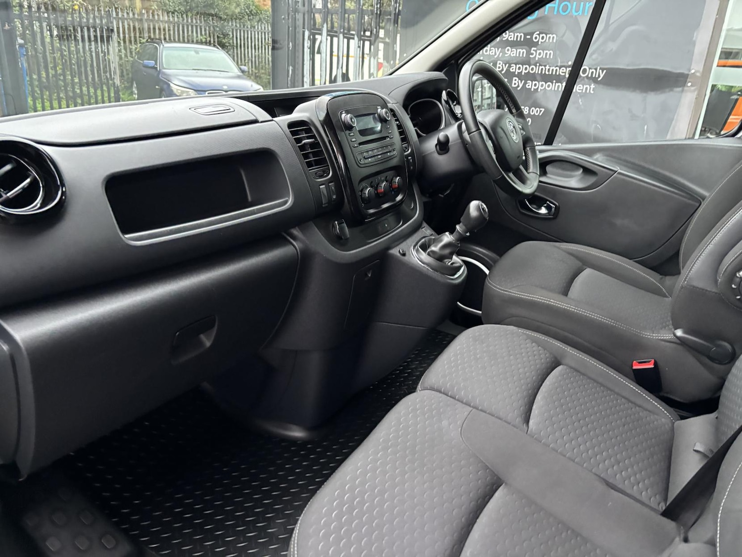 Used Vauxhall Vivaro 2018 for sale - 77198444: Photo 11