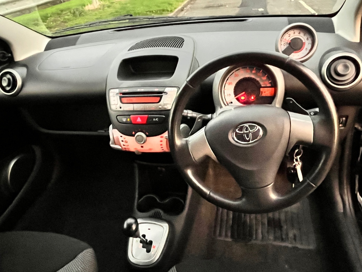 Used Toyota AYGO 2012 for sale - 77304013: Photo 10