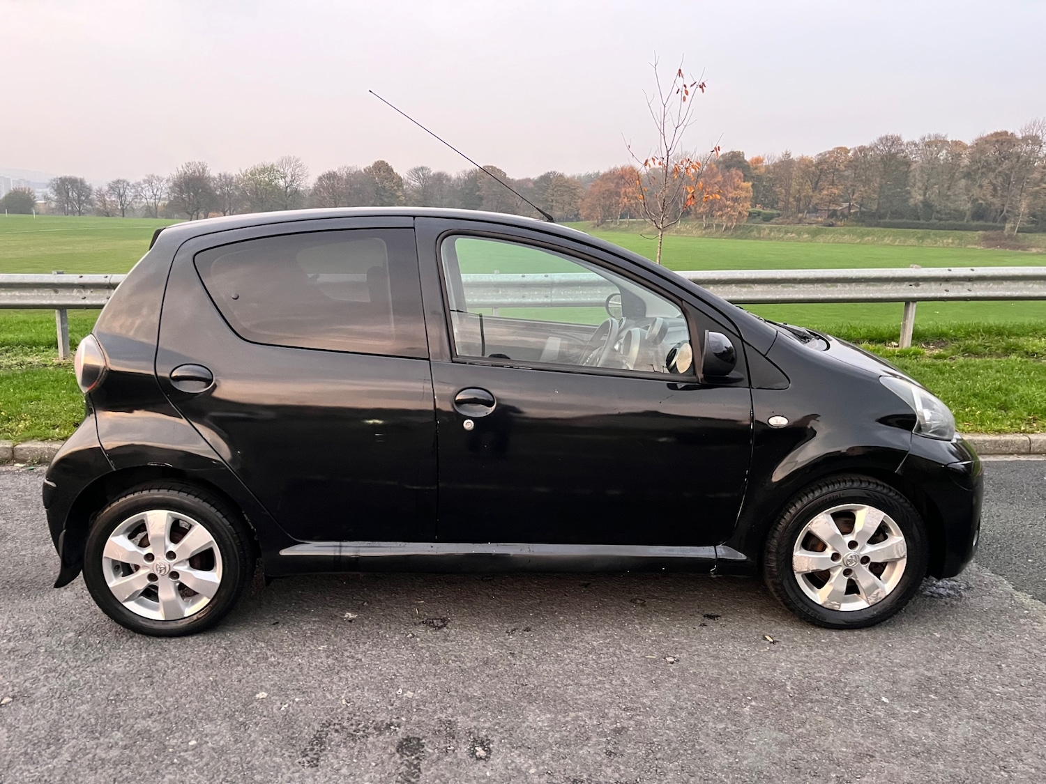 Used Toyota AYGO 2012 for sale - 77304013: Photo 8