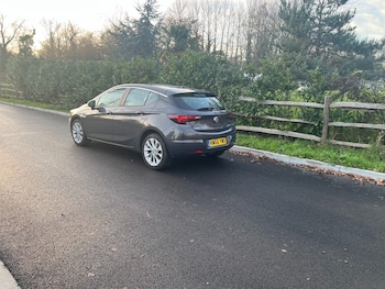 Used Vauxhall Astra 2017 for sale - 77179666: Photo