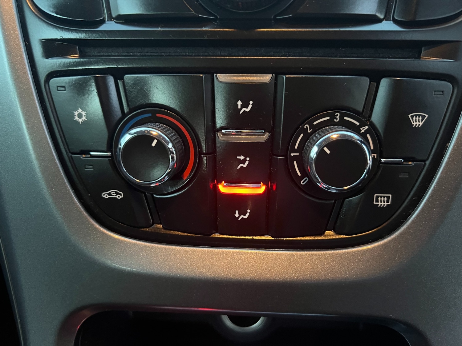 Used Vauxhall Astra 2015 for sale - 77721727: Photo 15