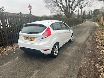 Used Ford Fiesta 2015 for sale - 77326409: Photo