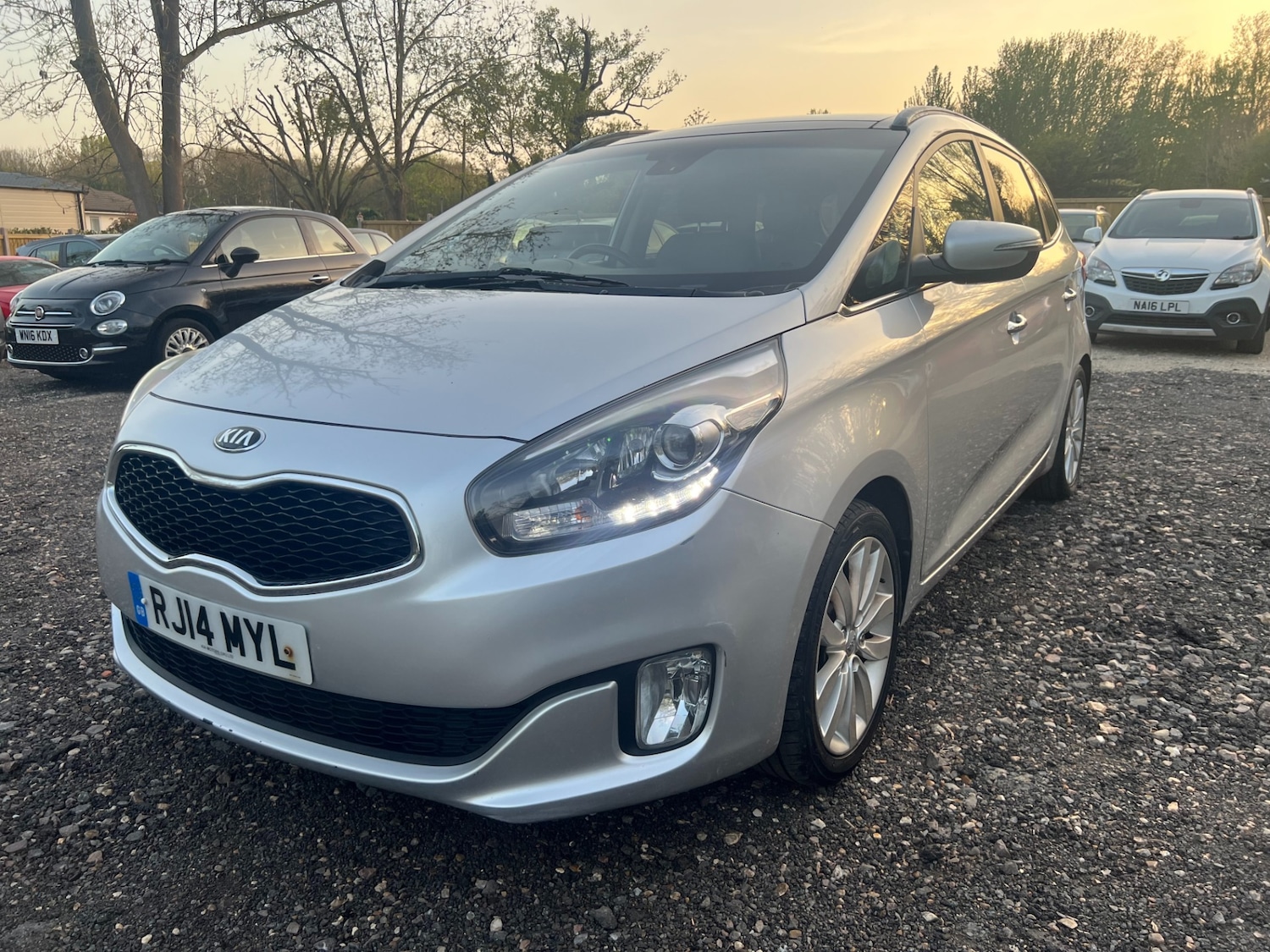 Used Kia Carens 2014 for sale - 78169407: Photo 2