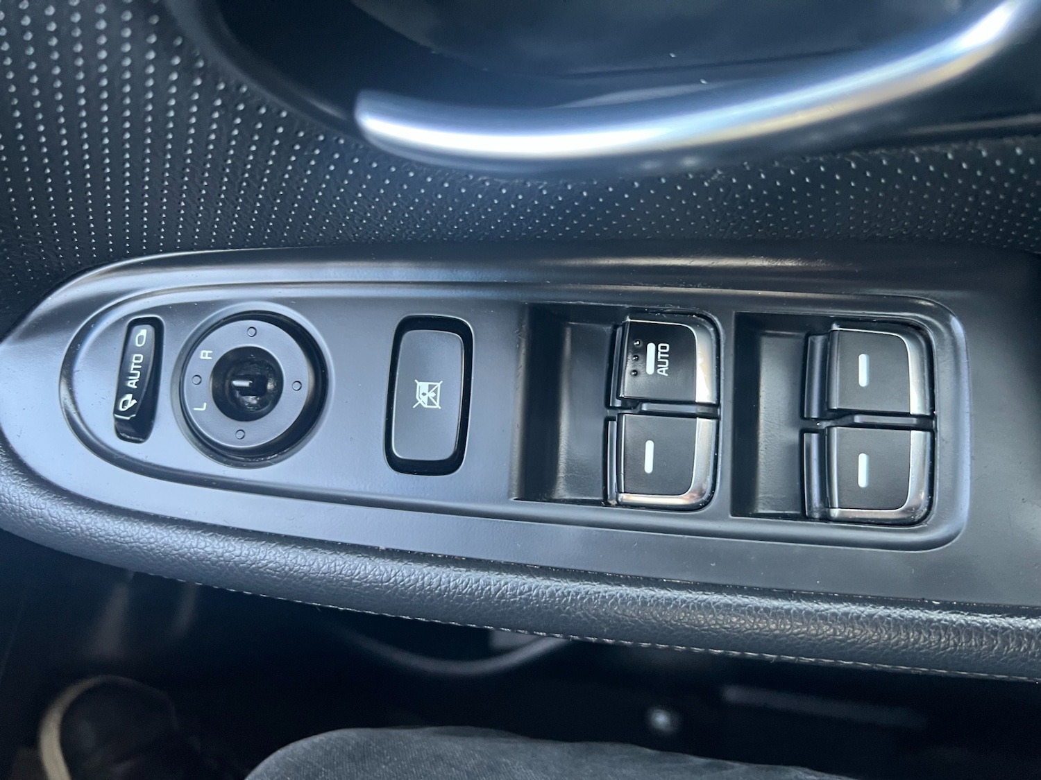 Used Kia Carens 2014 for sale - 78169407: Photo 24