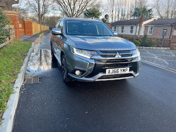 Used Mitsubishi Outlander 2016 for sale - 77277219: Photo