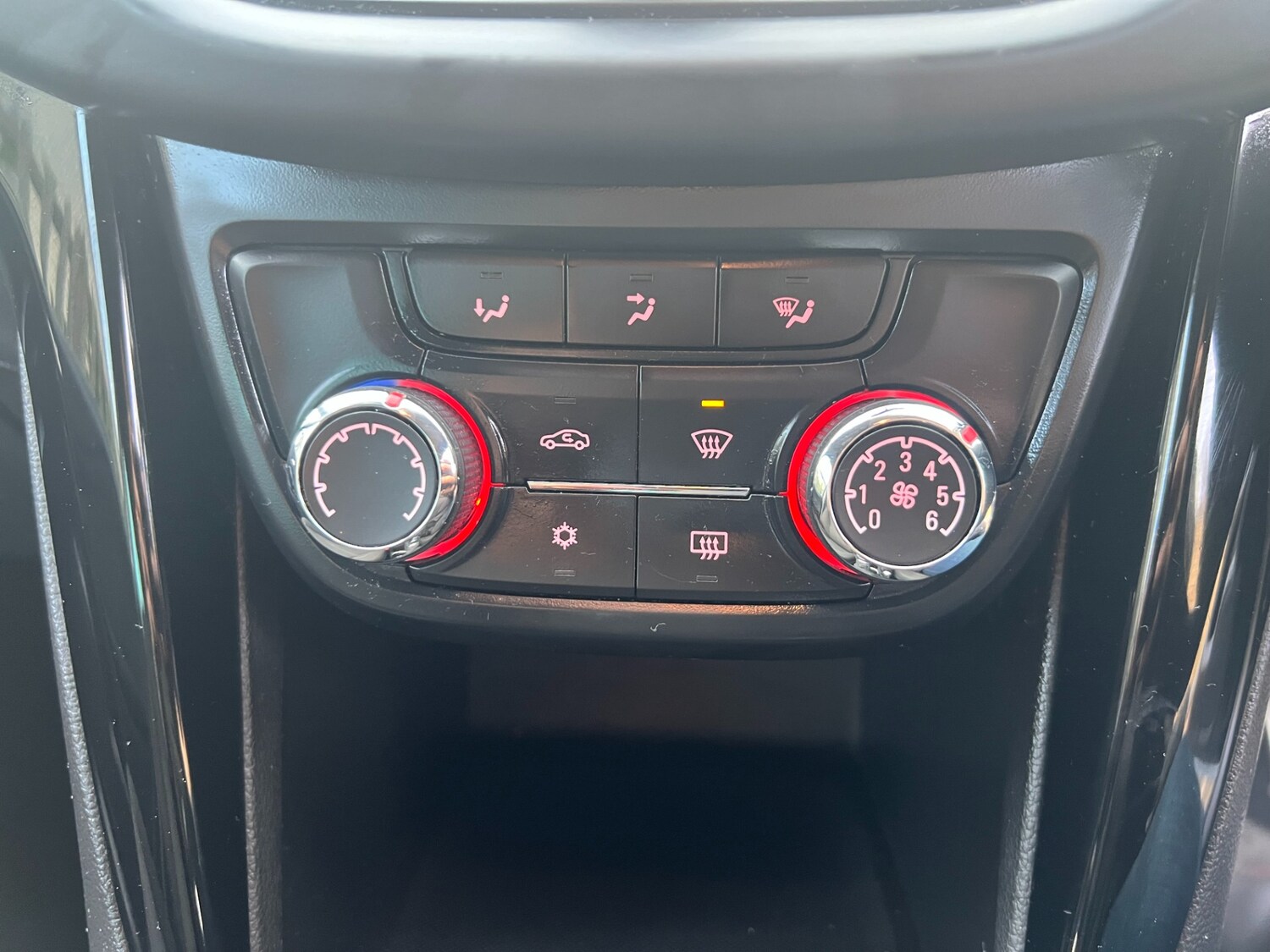 Used Vauxhall Zafira 2015 for sale - 77384676: Photo 18