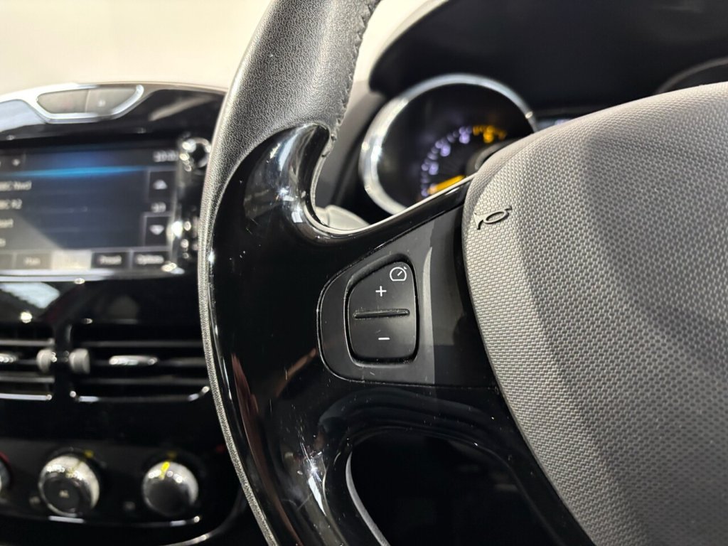 Used Renault Clio 2014 for sale - 76821162: Photo 30