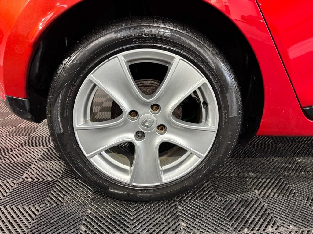 Used Renault Clio 2014 for sale - 76821162: Photo 41