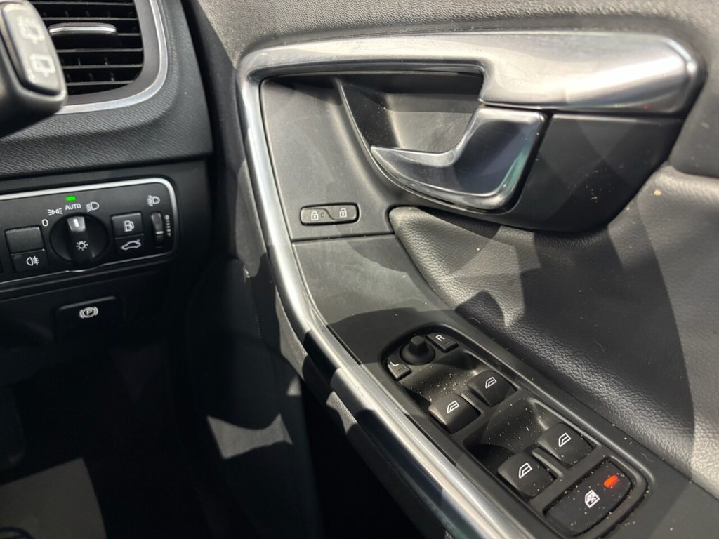 Used Volvo V60 2017 for sale - 77558143: Photo 34