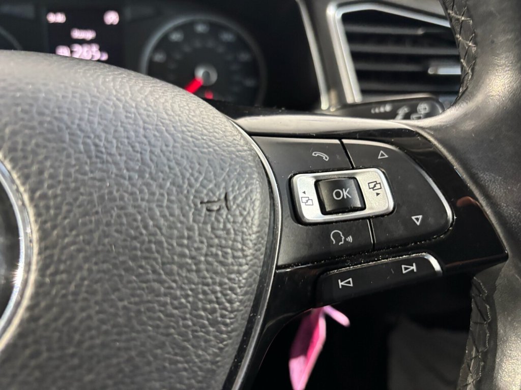 Used Volkswagen T-Roc 2018 for sale - 76883428: Photo 28