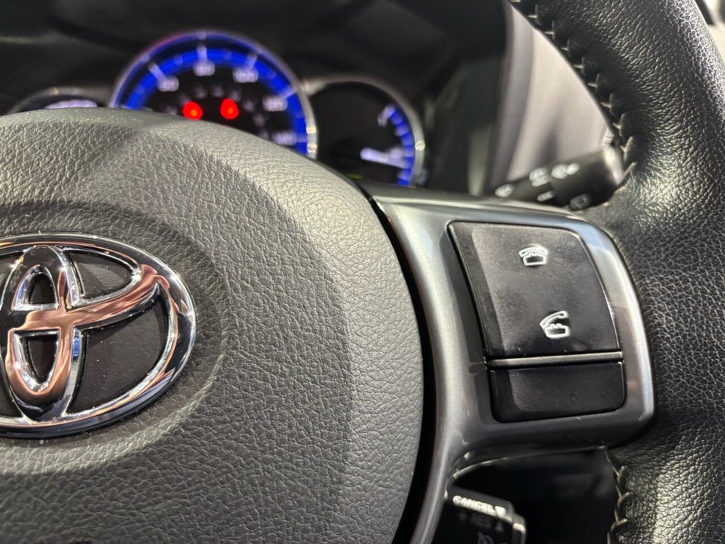 Used Toyota Yaris 2017 for sale - 77301928: Photo 29