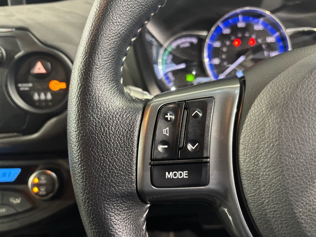 Used Toyota Yaris 2017 for sale - 77301928: Photo 30