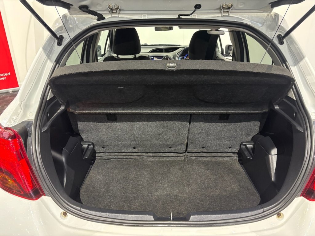 Used Toyota Yaris 2017 for sale - 77301928: Photo 48