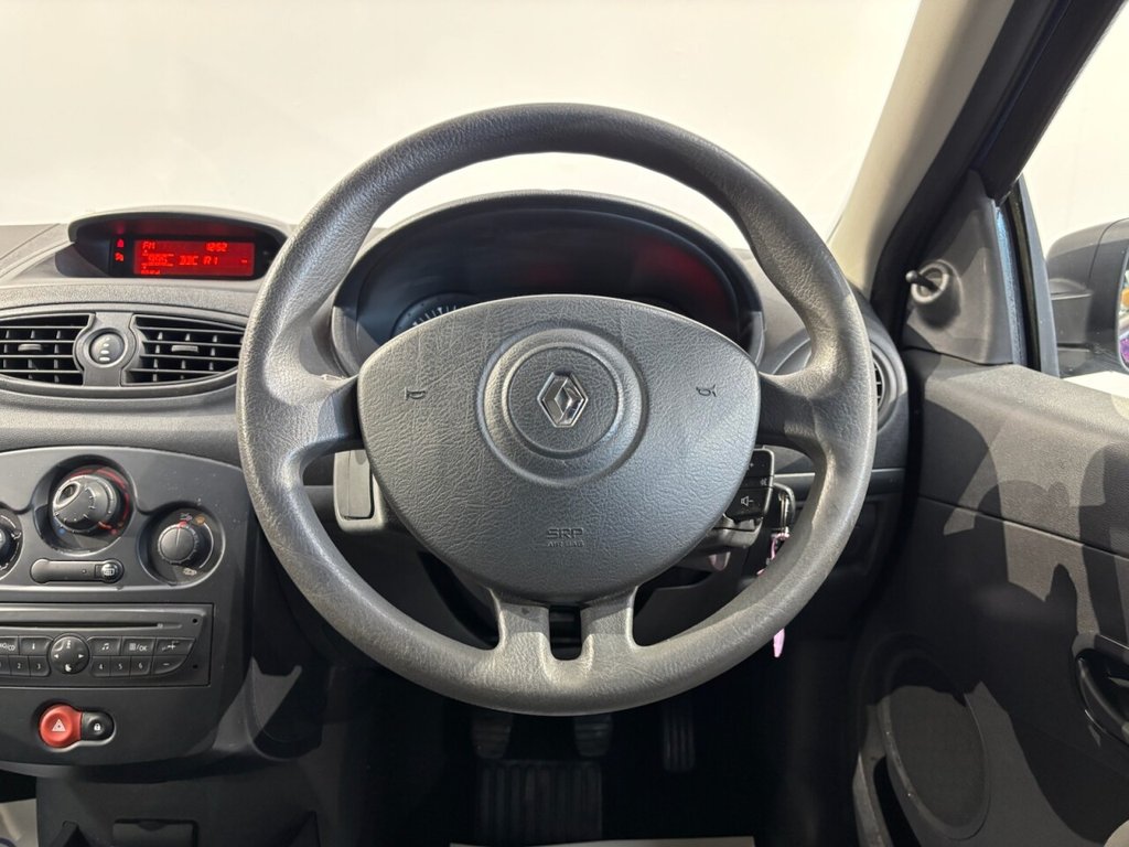 Used Renault Clio 2009 for sale - 76626491: Photo 25
