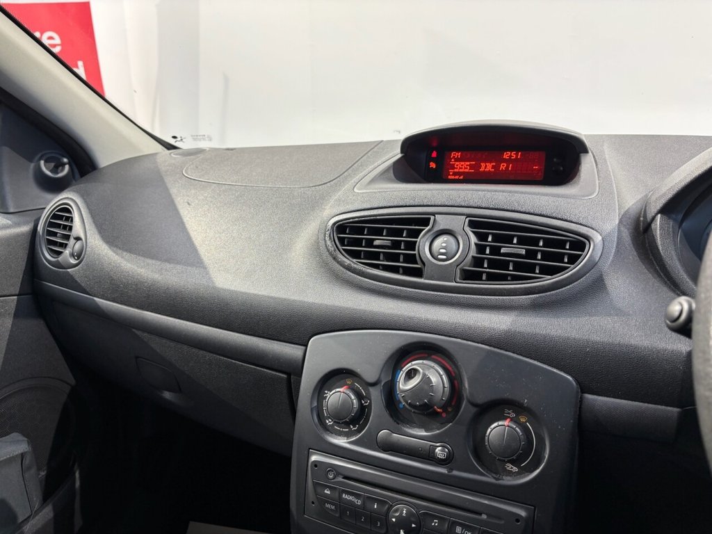 Used Renault Clio 2009 for sale - 76626491: Photo 27