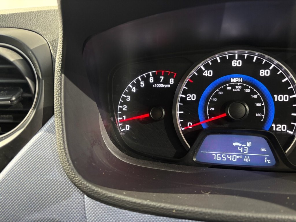 Used Hyundai i10 2014 for sale - 76820861: Photo 31