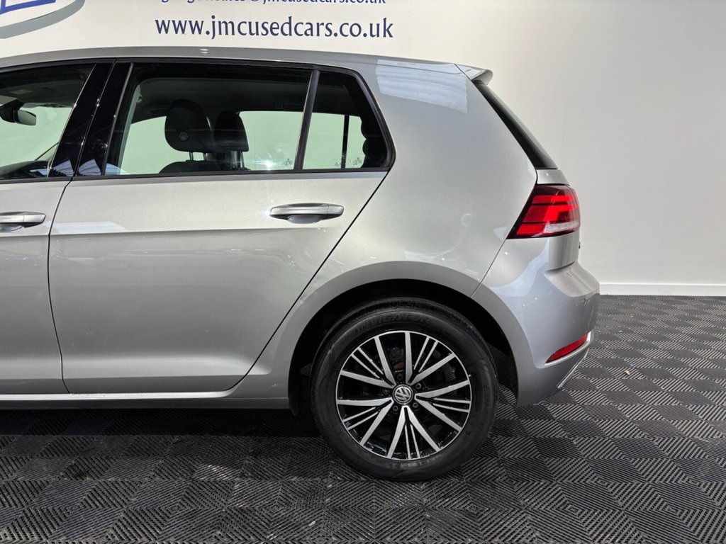 Used Volkswagen Golf 2017 for sale - 76626483: Photo 9
