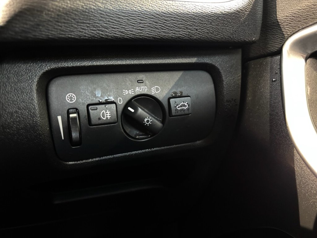 Used Volvo V40 2019 for sale - 76626493: Photo 38