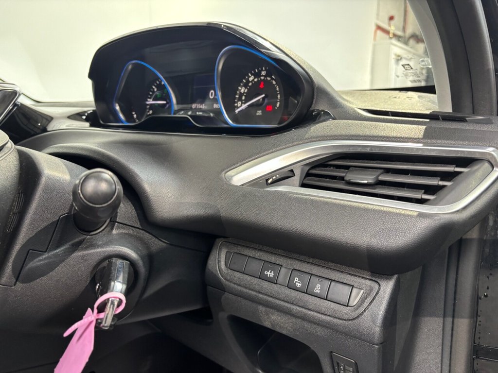 Used Peugeot 208 2013 for sale - 77835028: Photo 35