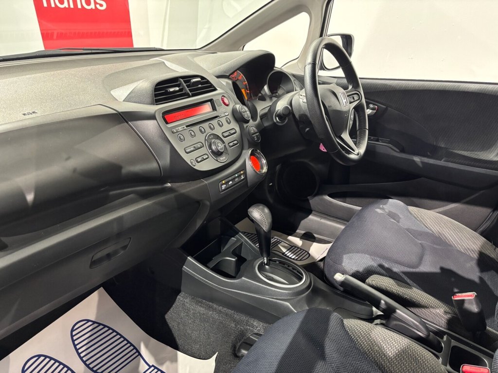 Used Honda Jazz 2015 for sale - 76740292: Photo 12