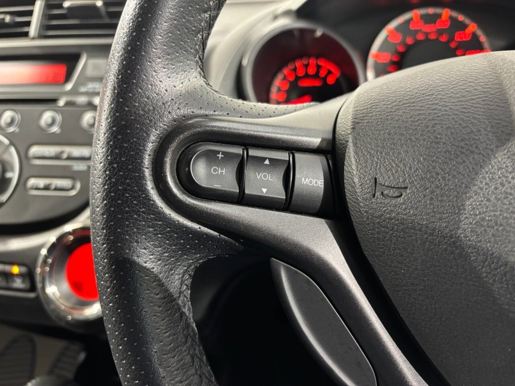 Used Honda Jazz 2015 for sale - 76740292: Photo 28