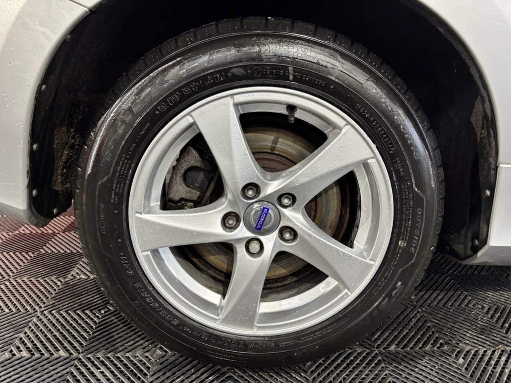 Used Volvo V60 2017 for sale - 77520524: Photo 39