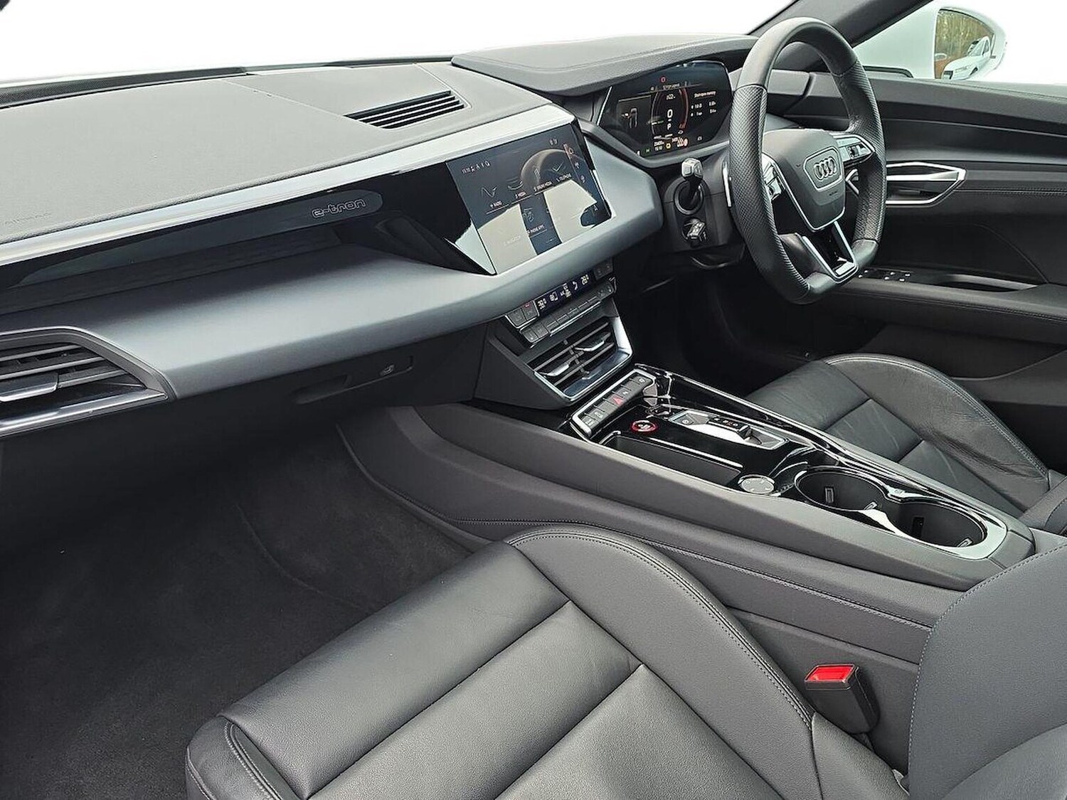 Used Audi e-tron GT 2023 for sale - 77639263: Photo 7