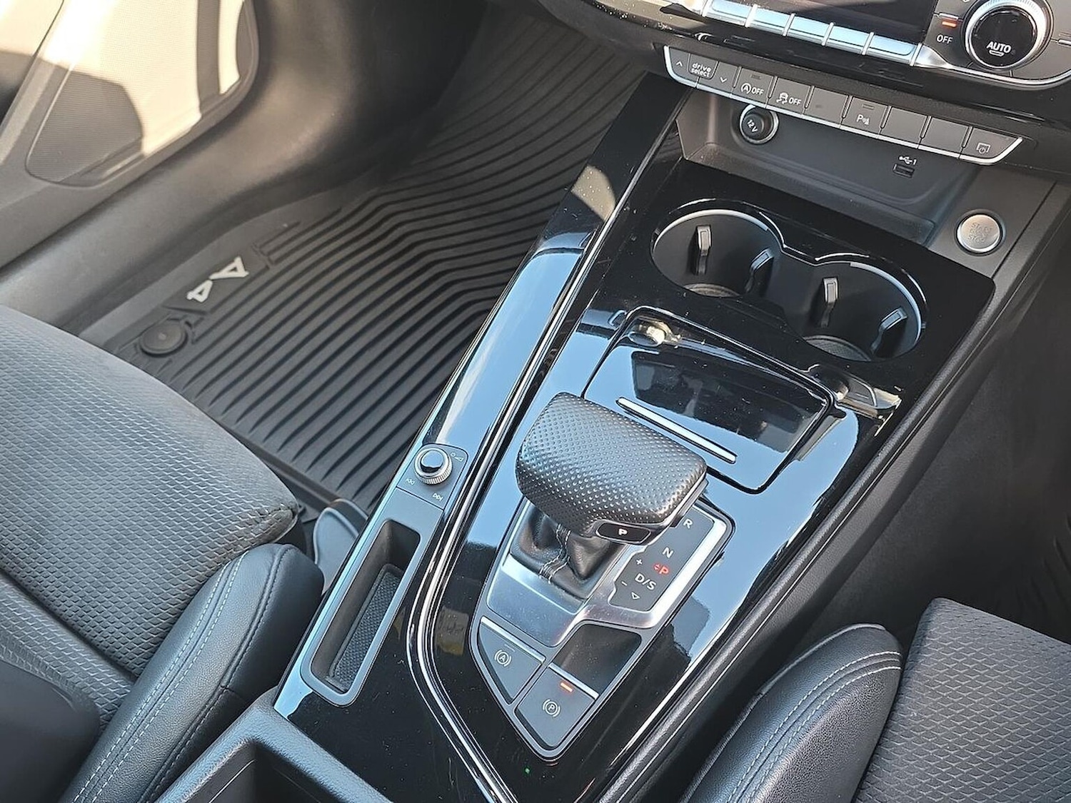 Used Audi A4 2021 for sale - 76402389: Photo 13