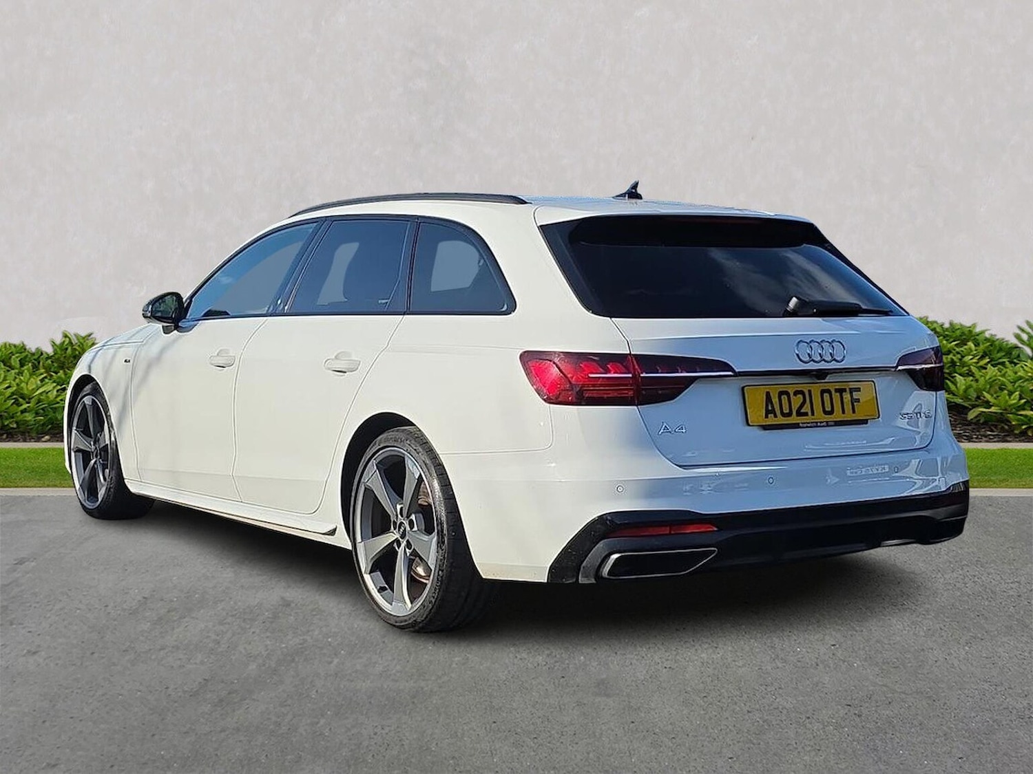 Used Audi A4 2021 for sale - 76402389: Photo 2