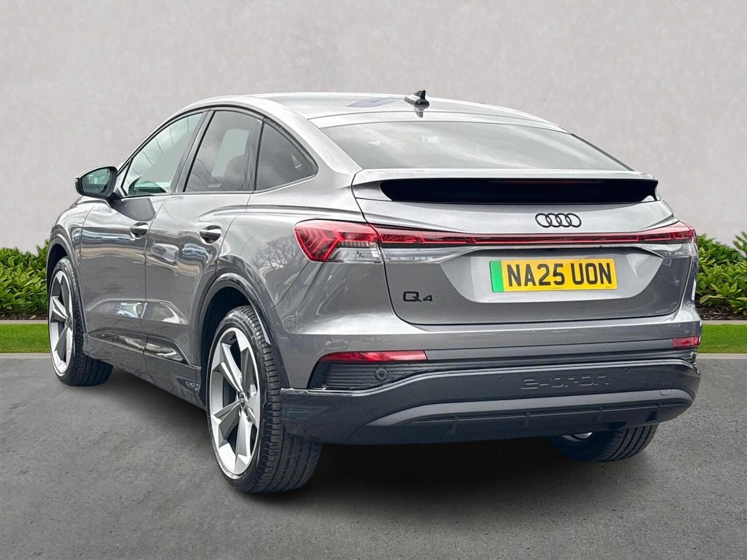 Used Audi Q4 e-tron 2025 for sale - 76335171: Photo 2