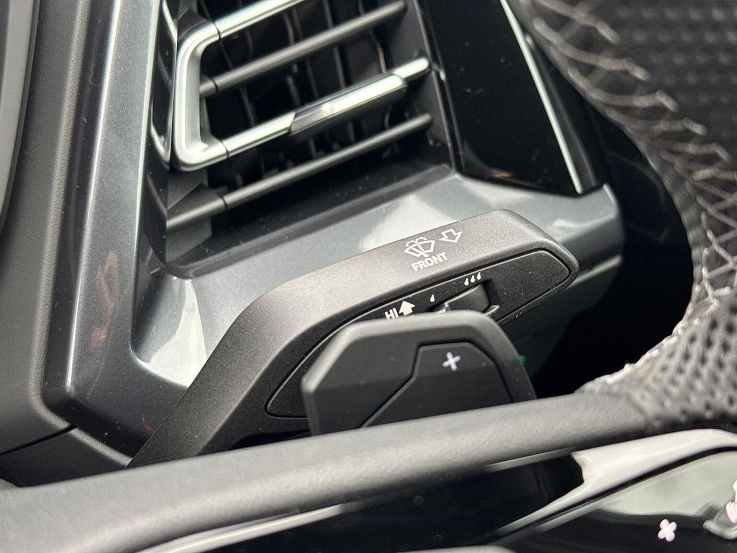 Used Audi Q4 e-tron 2025 for sale - 76335171: Photo 28