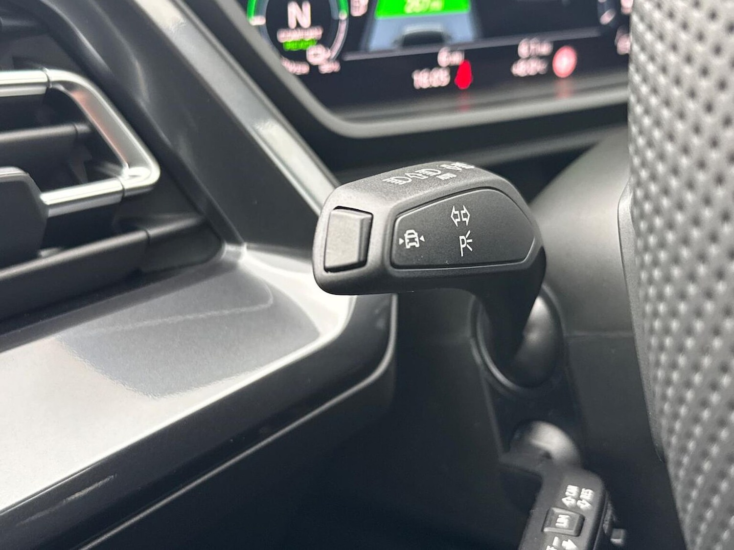 Used Audi Q4 e-tron 2025 for sale - 76335171: Photo 29