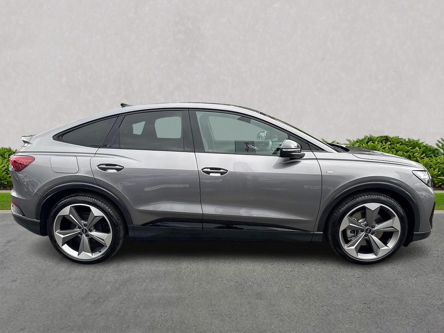 Used Audi Q4 e-tron 2025 for sale - 76335171: Photo 3