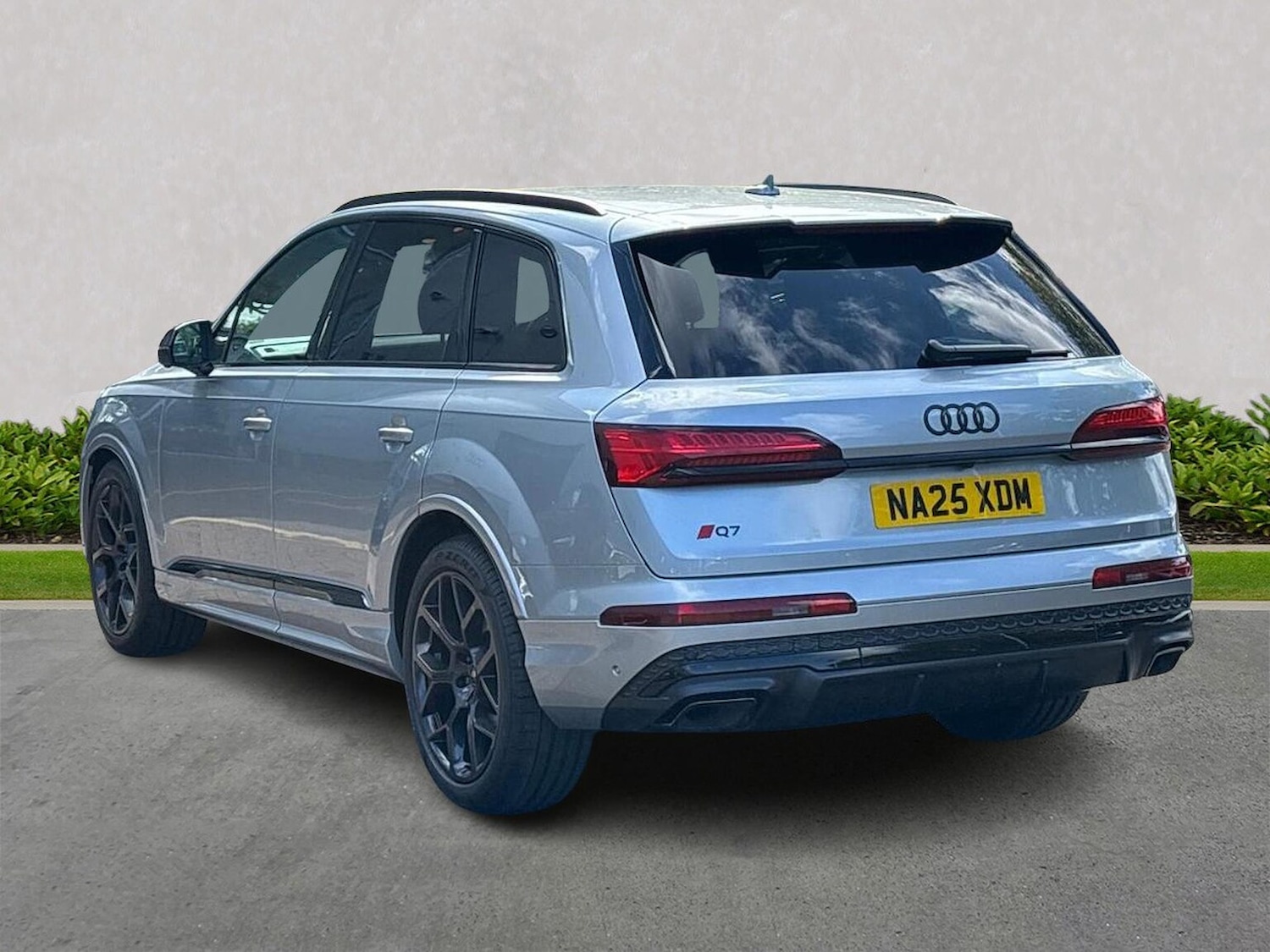 Used Audi Q7 2025 for sale - 76299414: Photo 2