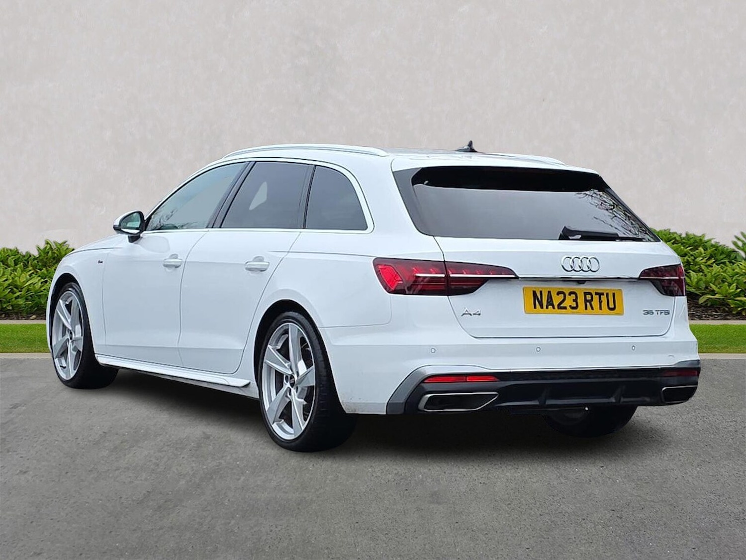 Used Audi A4 2023 for sale - 76571050: Photo 2