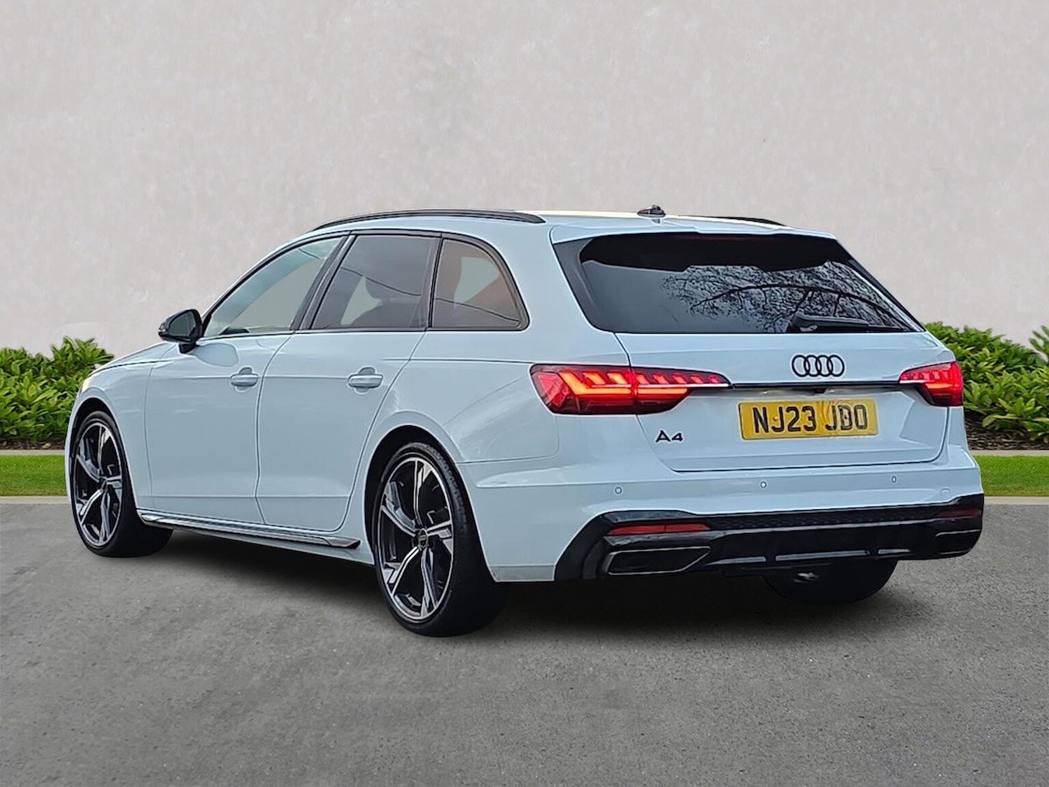 Used Audi A4 2023 for sale - 76979923: Photo 2