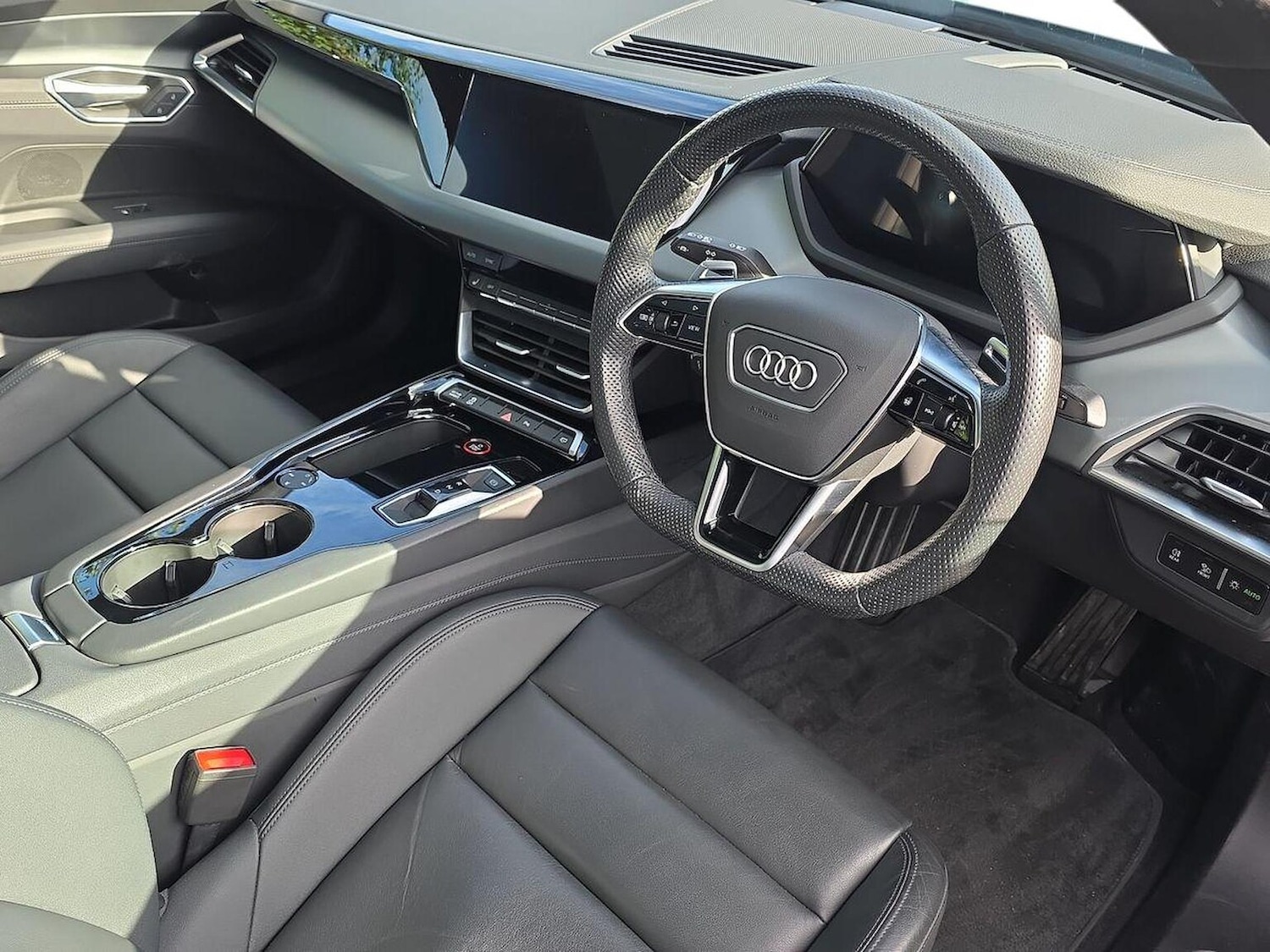 Used Audi e-tron GT 2022 for sale - 76046075: Photo 15