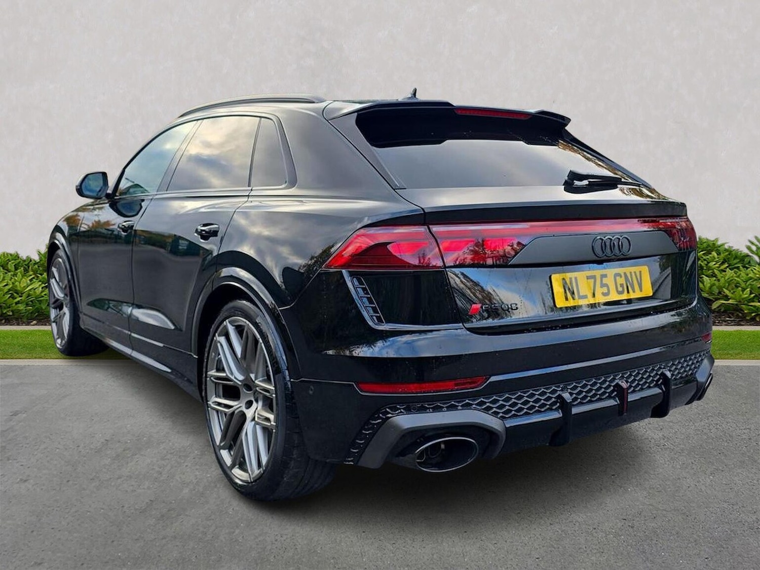 Used Audi RS Q8 2025 for sale - 76748415: Photo 2