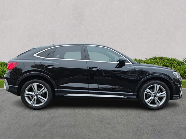 Used Audi Q3 2022 for sale - 76324602: Photo 3