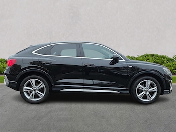 Used Audi Q3 2022 for sale - 76324602: Photo 3