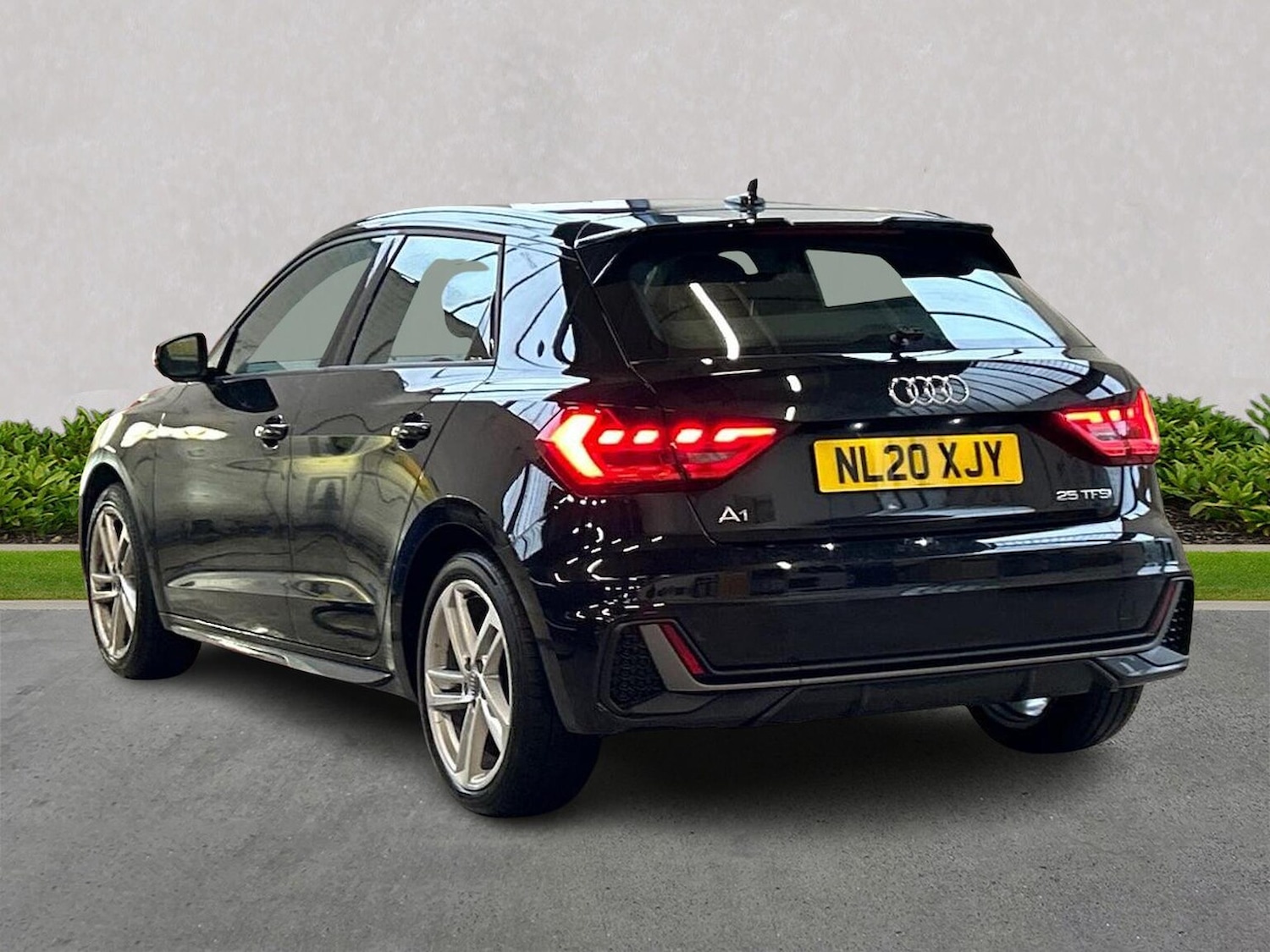 Used Audi A1 2020 for sale - 76968966: Photo 2